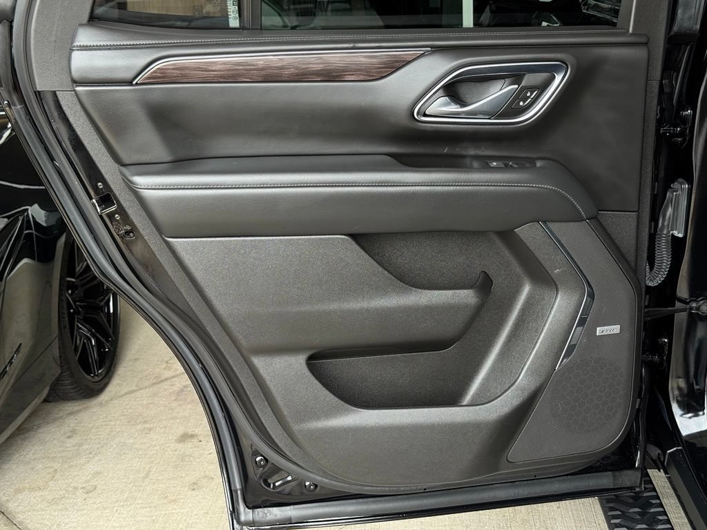 Used 2023 Black Chevrolet Z71 image 23