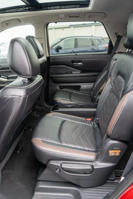 Used 2023 Red Nissan Platinum image 14
