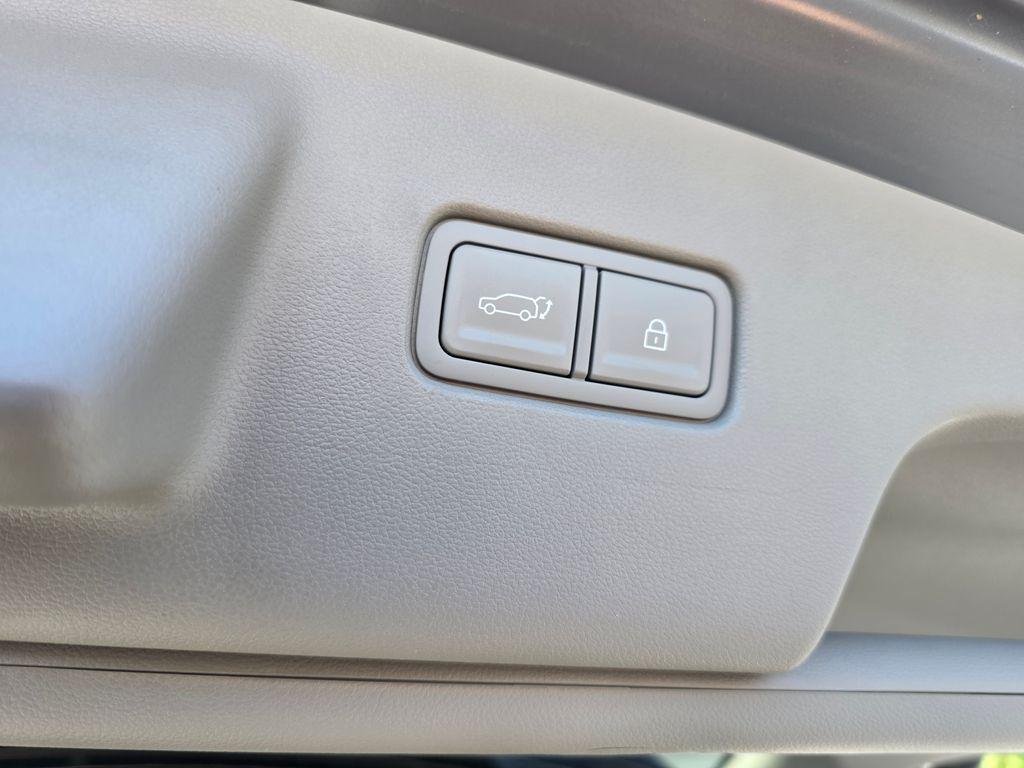 New 2026 Gray Hyundai Blue SEL 7P image 11