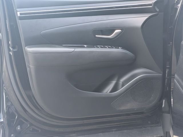 Used 2023 Black Hyundai SEL image 12