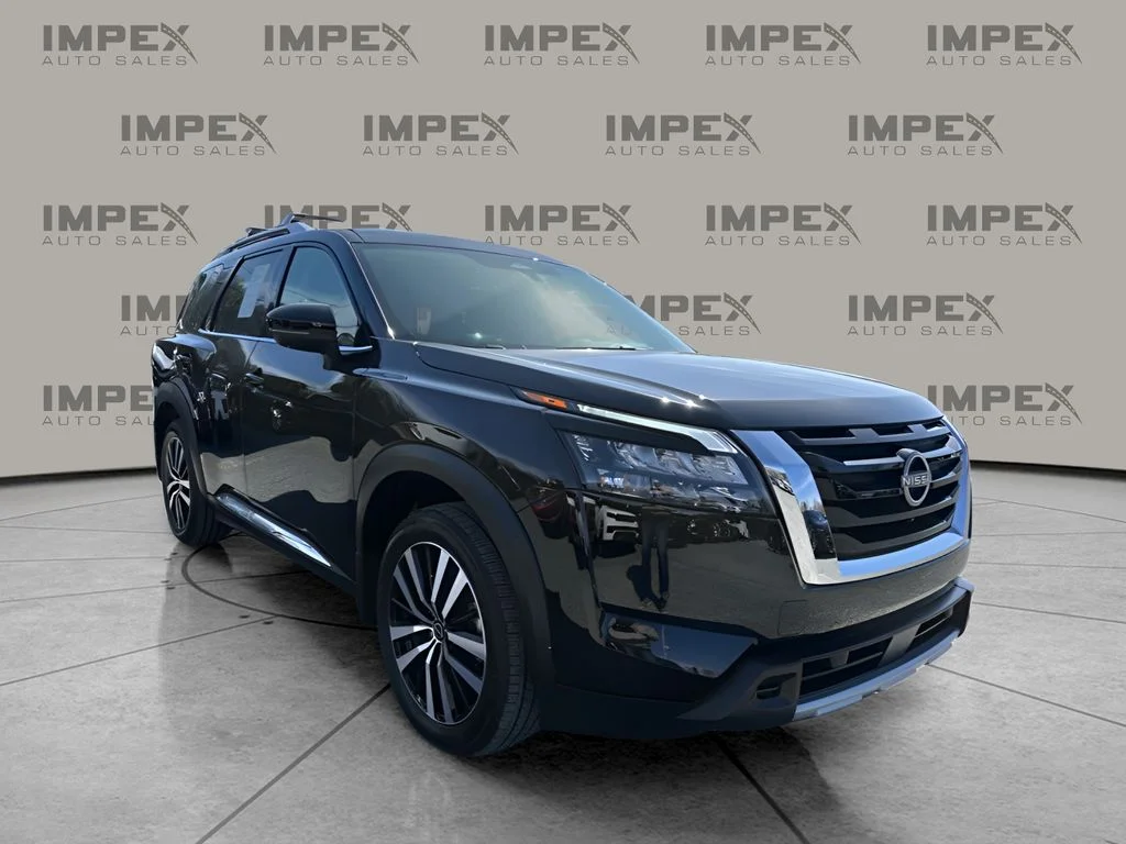 Used 2025 Black Nissan Platinum image 7