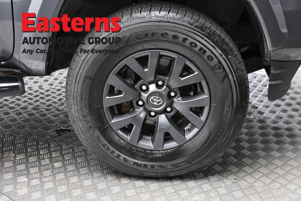 Used 2020 Gray Toyota SR5 image 30