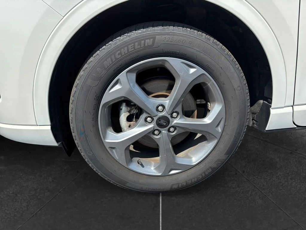 Used 2023 White Metallic Ford ST-Line image 14