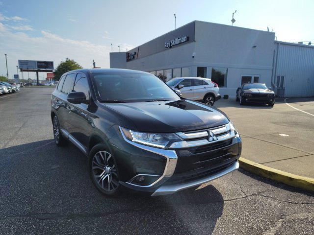 Used 2017 Black Mitsubishi SE image 1