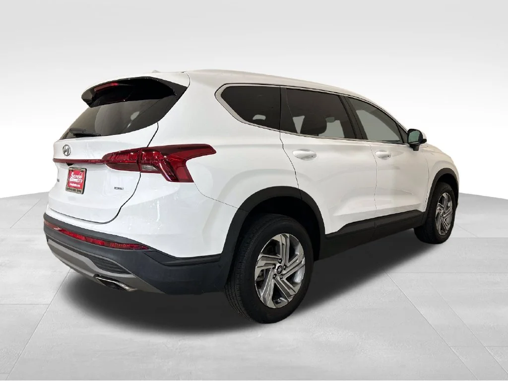 Used 2023 White Hyundai SE image 5