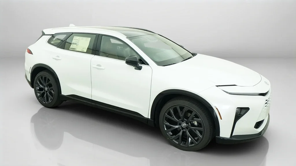 New 2026 Oxygen White Toyota Limited image 6