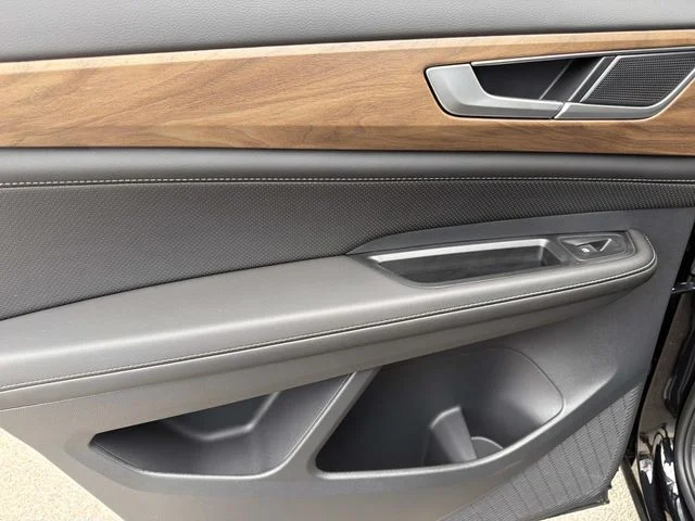 New 2026 Black Volkswagen 2.0T SE image 9