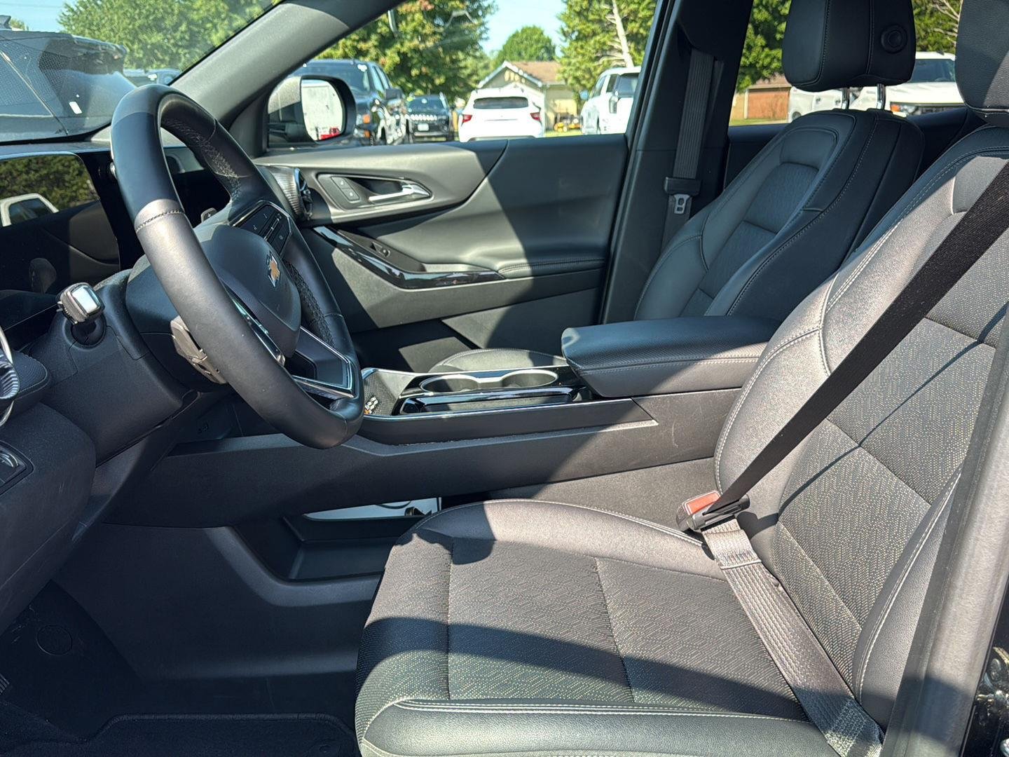 Used 2025 Mosaic Black Metallic Chevrolet FWD LT image 11