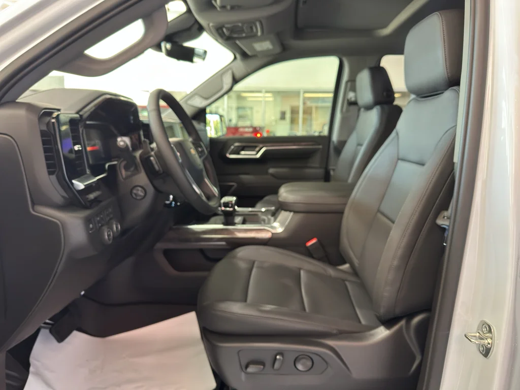 2026 Chevrolet Silverado 1500 LTZ - Photo 6