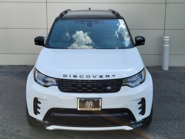 Used 2025 Fuji White Land Rover Dynamic SE image 8