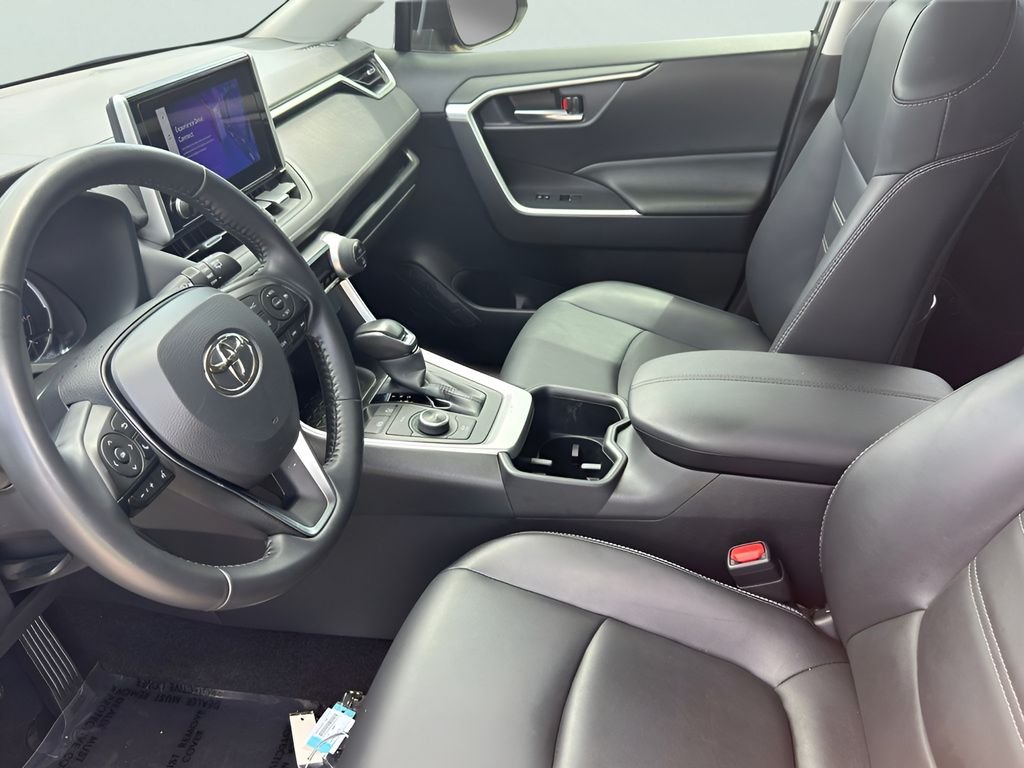 2025 Toyota RAV4 XLE Premium - Photo 11