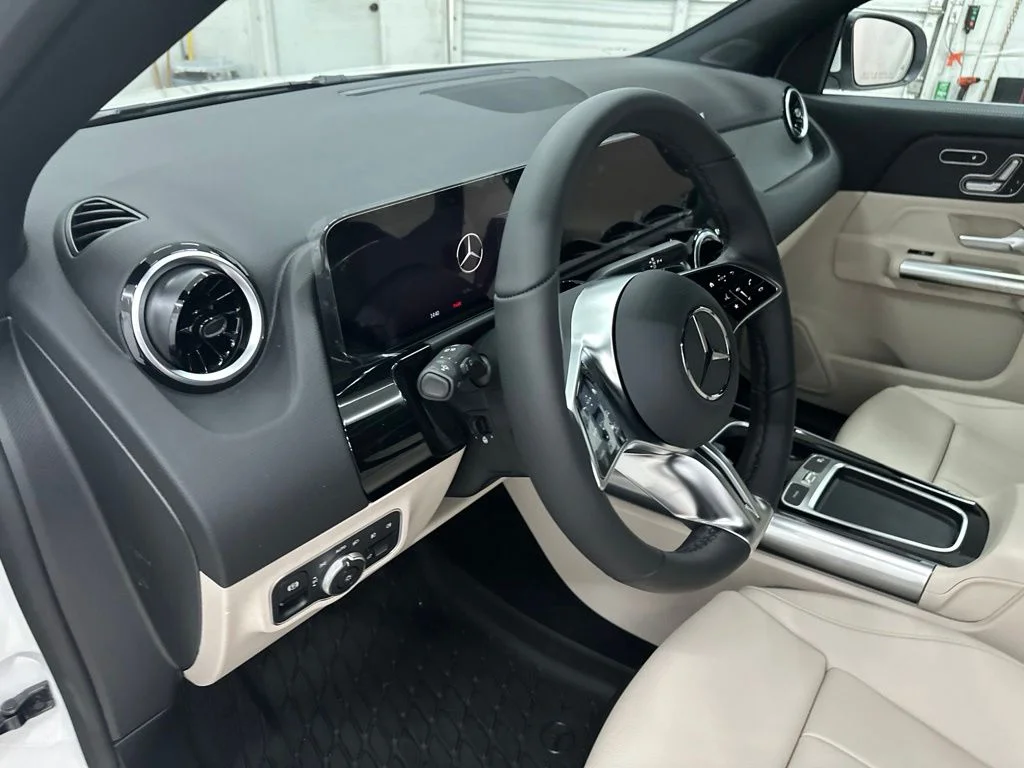 New 2026 White Mercedes-Benz GLA 250 image 13