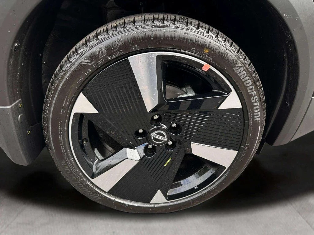 New 2026 Super Black Nissan SR image 12