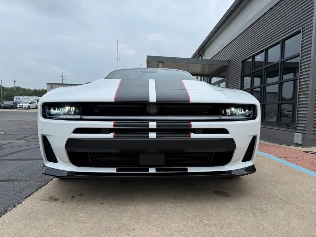 New 2027 White Knuckle Exterior Paint Dodge R/T Plus image 3