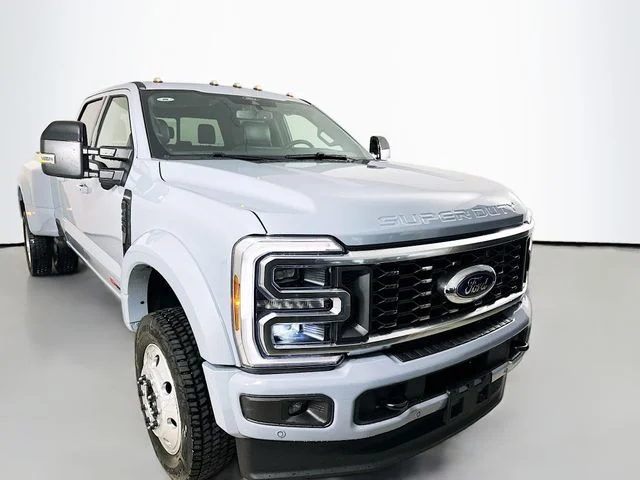 2026 Ford F-450 Platinum 4x4 Crew Cab 8' Box DRW's photo