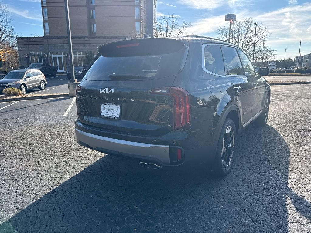 Used 2025 Black Kia S image 3