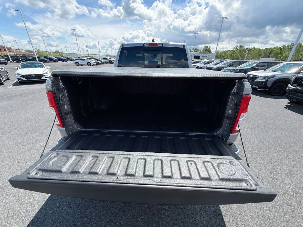 Used 2022 Silver Ram Big Horn/Lone Star image 29
