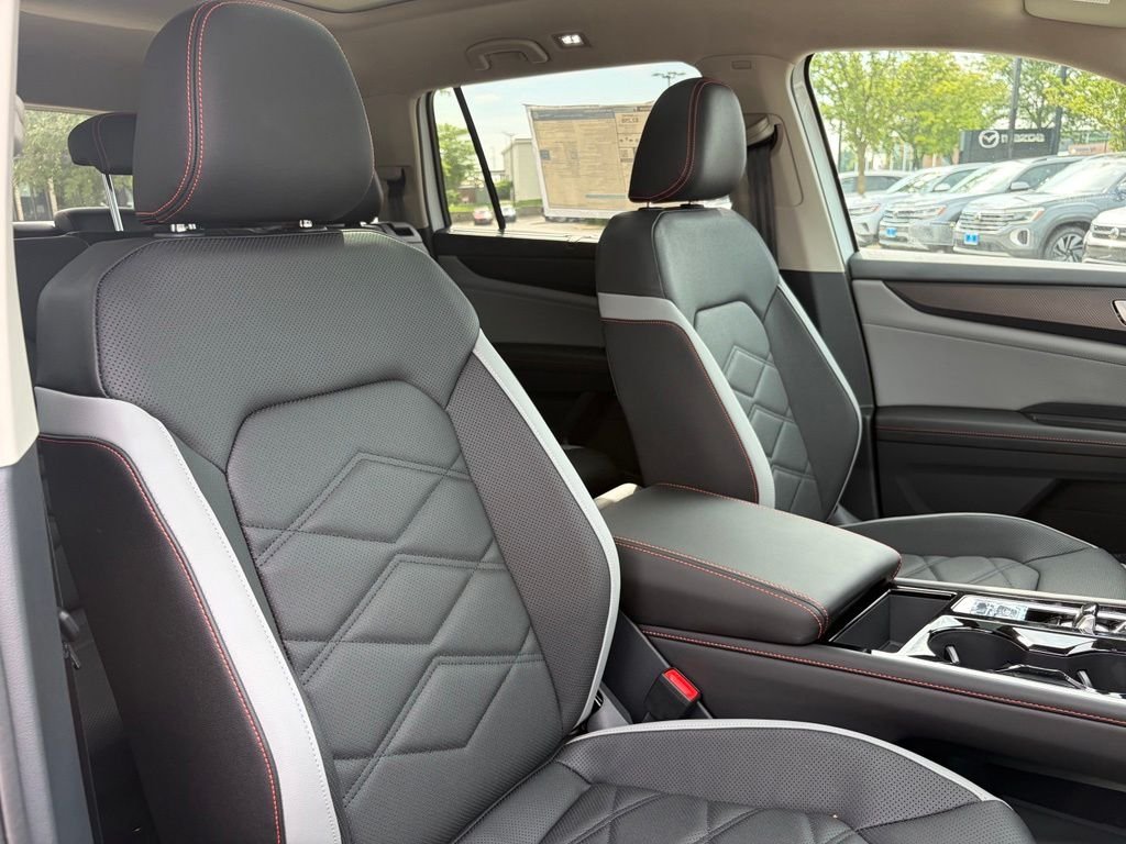 New 2026 Opal White Pearl Volkswagen 2.0T Peak Edition image 18