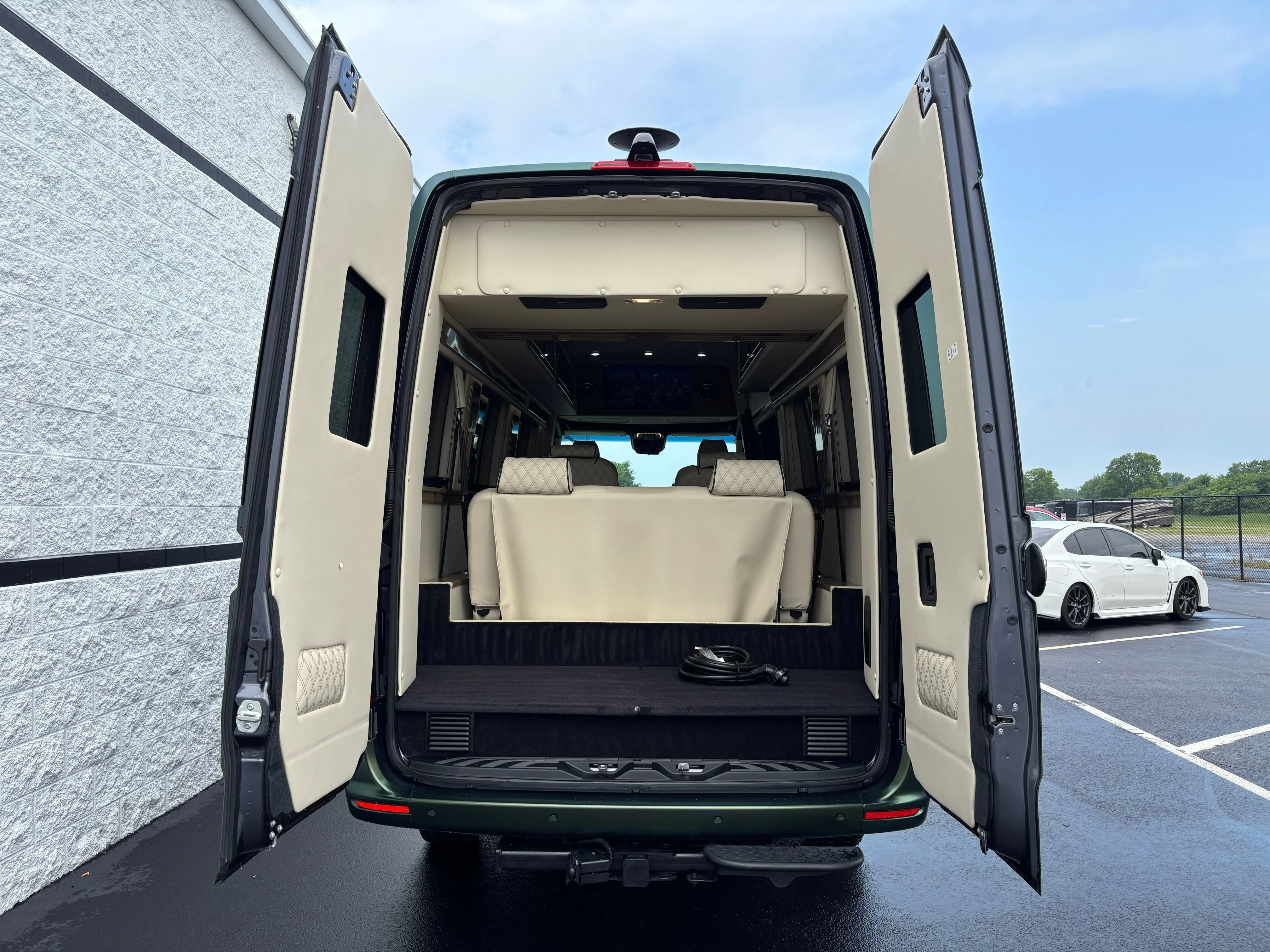 Used 2021  Mercedes-Benz  image 10