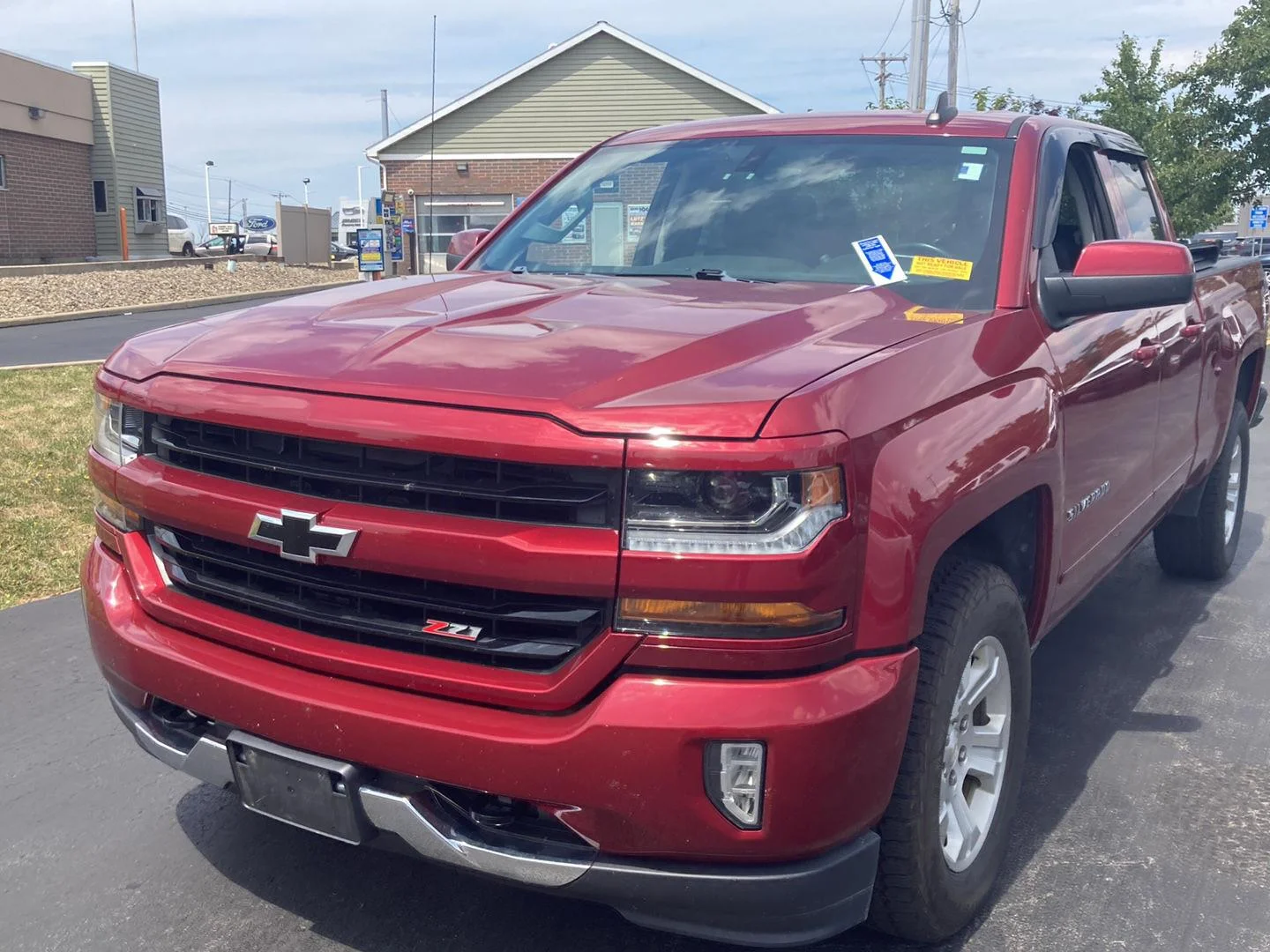 Used 2019 CAJUN RED TINTCOAT Chevrolet LT image 3