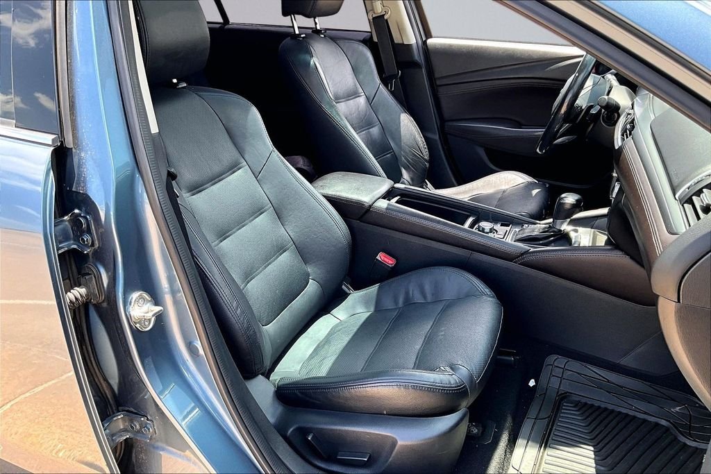 Used 2016 Blue Mazda i Grand Touring image 7