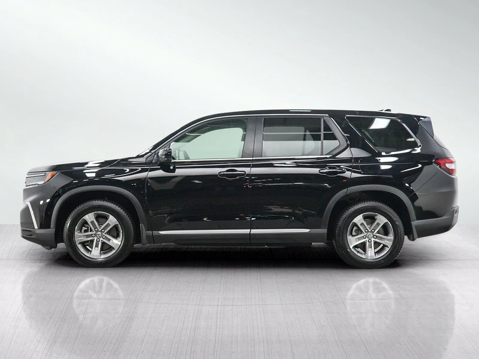 Used 2023 Honda Pilot EX-L with VIN 5FNYG1H45PB058435 for sale in Burnsville, Minnesota