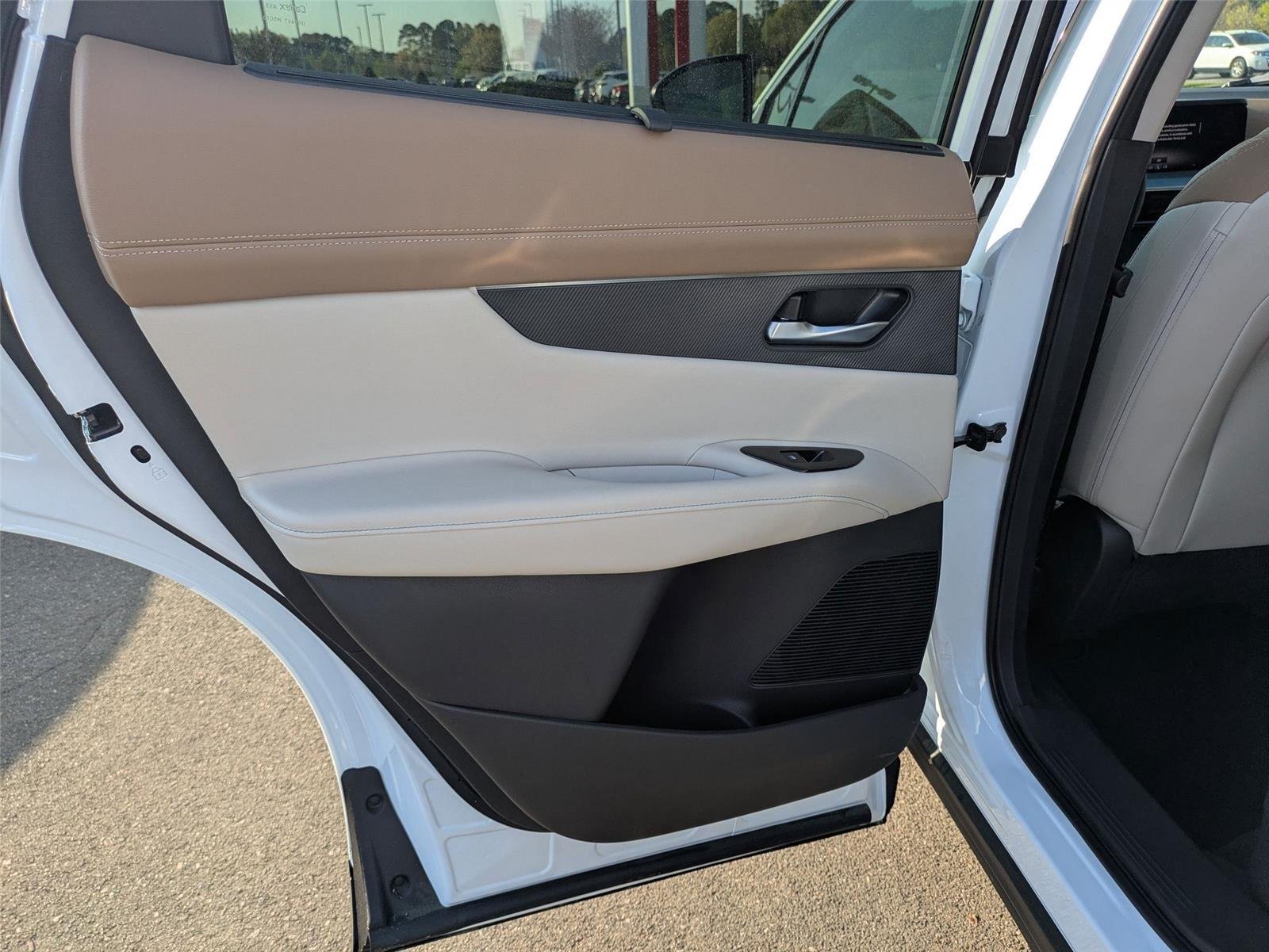 New 2026 Everest White Pearl TriCoat Nissan Platinum image 28