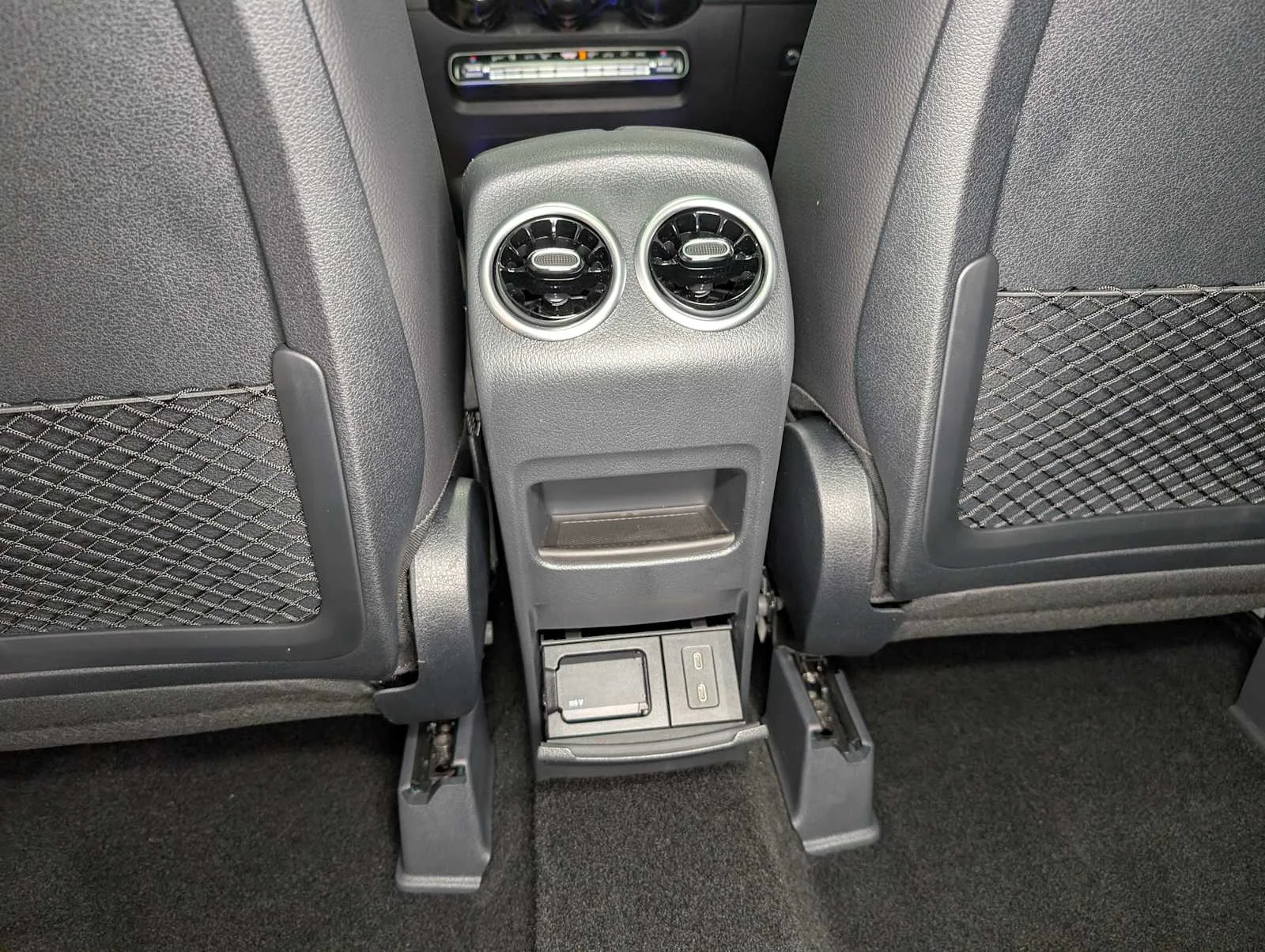 Used 2026 Night Black Mercedes-Benz GLB 250 image 19