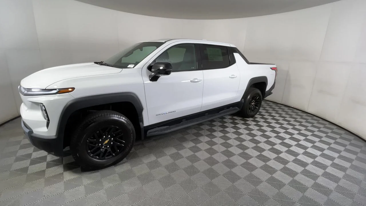 2025 Chevrolet Silverado EV LT - Photo 64