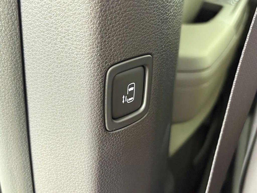 New 2026 Ceramic Silver Kia EX image 39