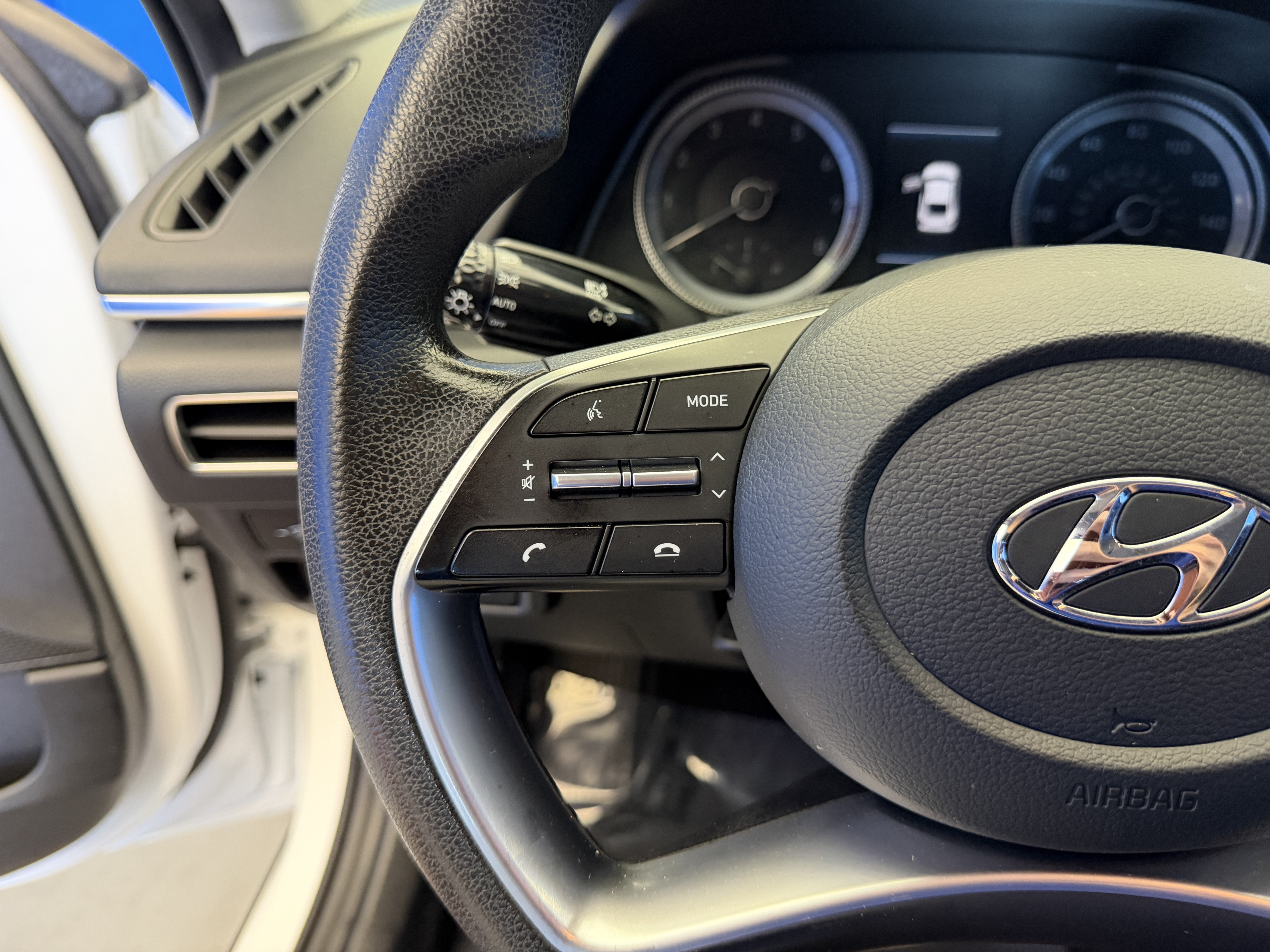 Used 2021 Quartz White Hyundai SEL image 15