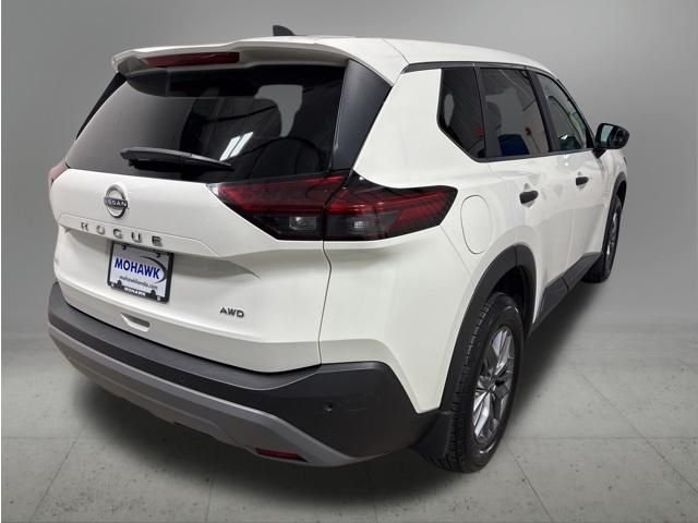 Used 2023 Glacier White Nissan S image 5
