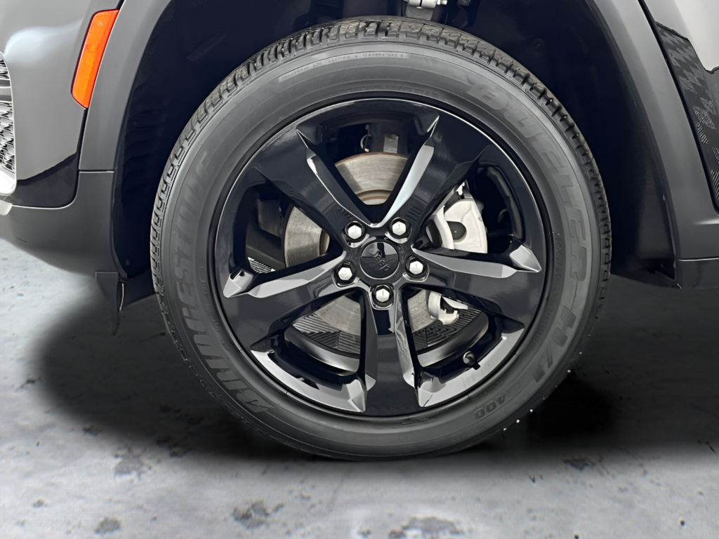 Used 2023 Black Jeep Altitude X image 27