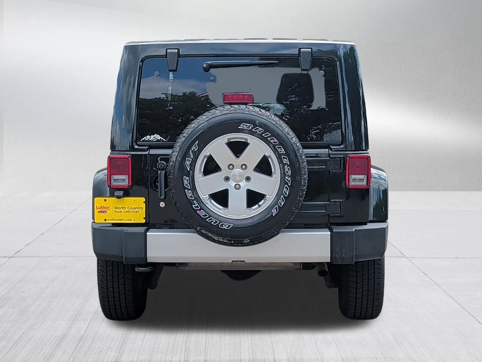 Used 2012 Black Forest Green Pearlcoat Jeep Sahara image 6