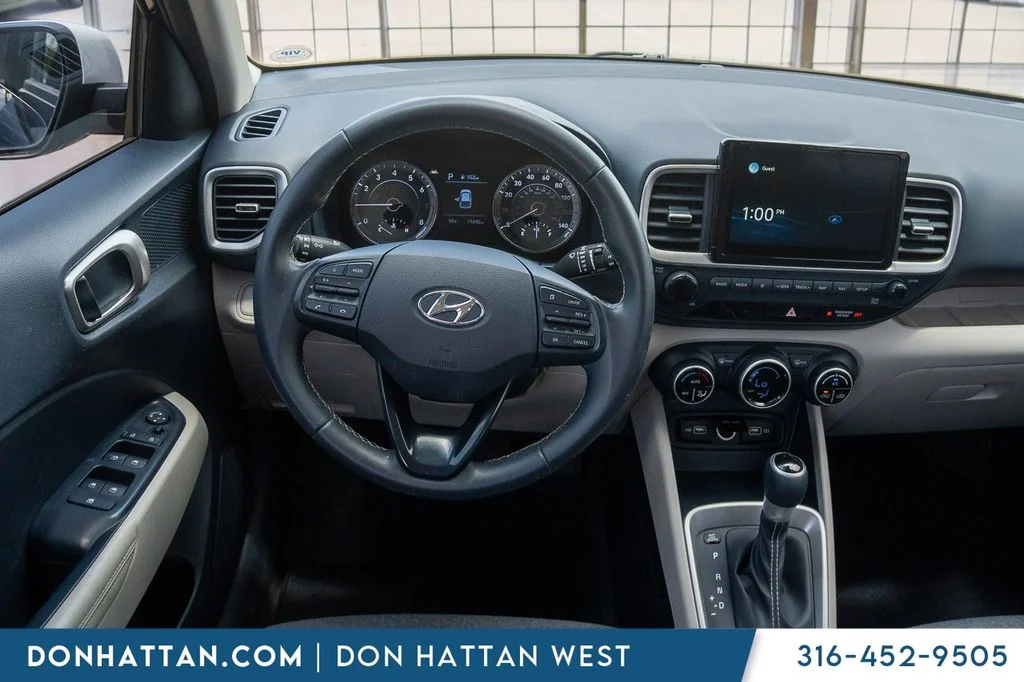 Used 2022 White Hyundai Limited image 6