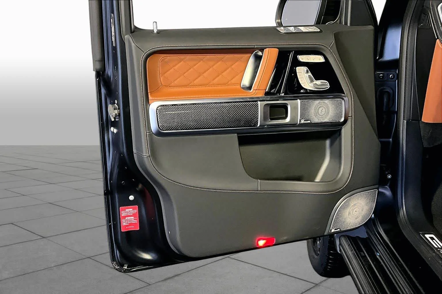 New 2027 MANUFAKTUR Night Black Magno Mercedes-Benz G 580e image 11