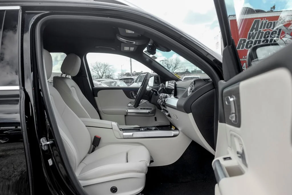 New 2026 Night Black Mercedes-Benz GLB 250 image 21