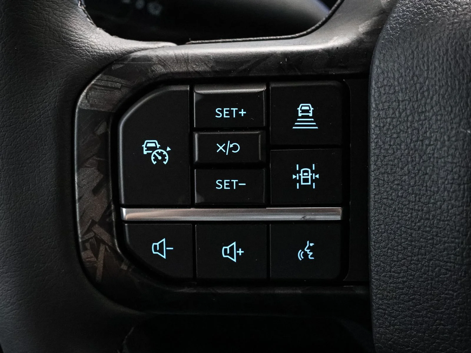 New 2026 Agate Black Metallic Ford F-350® Lariat® image 38