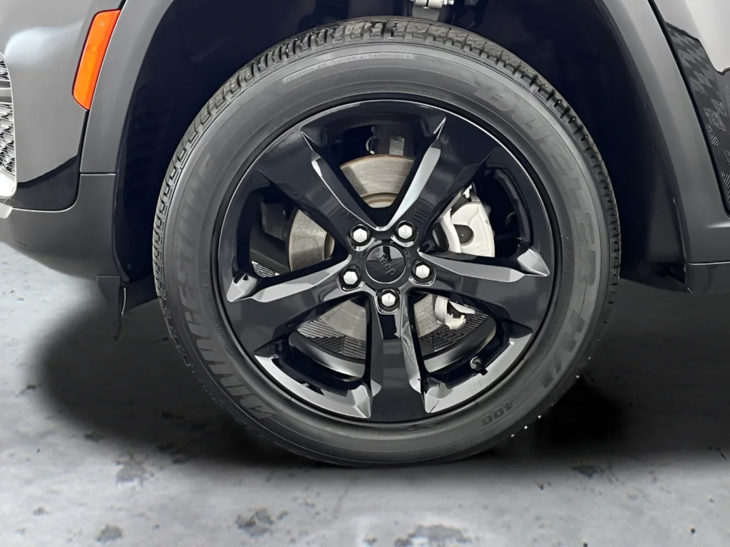 Used 2023 Black Jeep Altitude X image 27