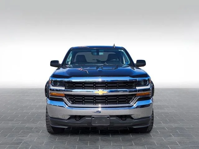 Used 2019 BLACK Chevrolet LT image 2