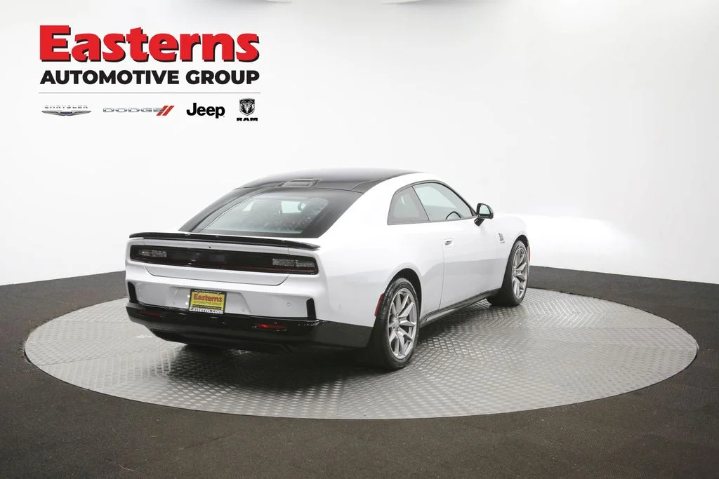 Certified Used 2024 White Dodge R/T Scat Pack image 39