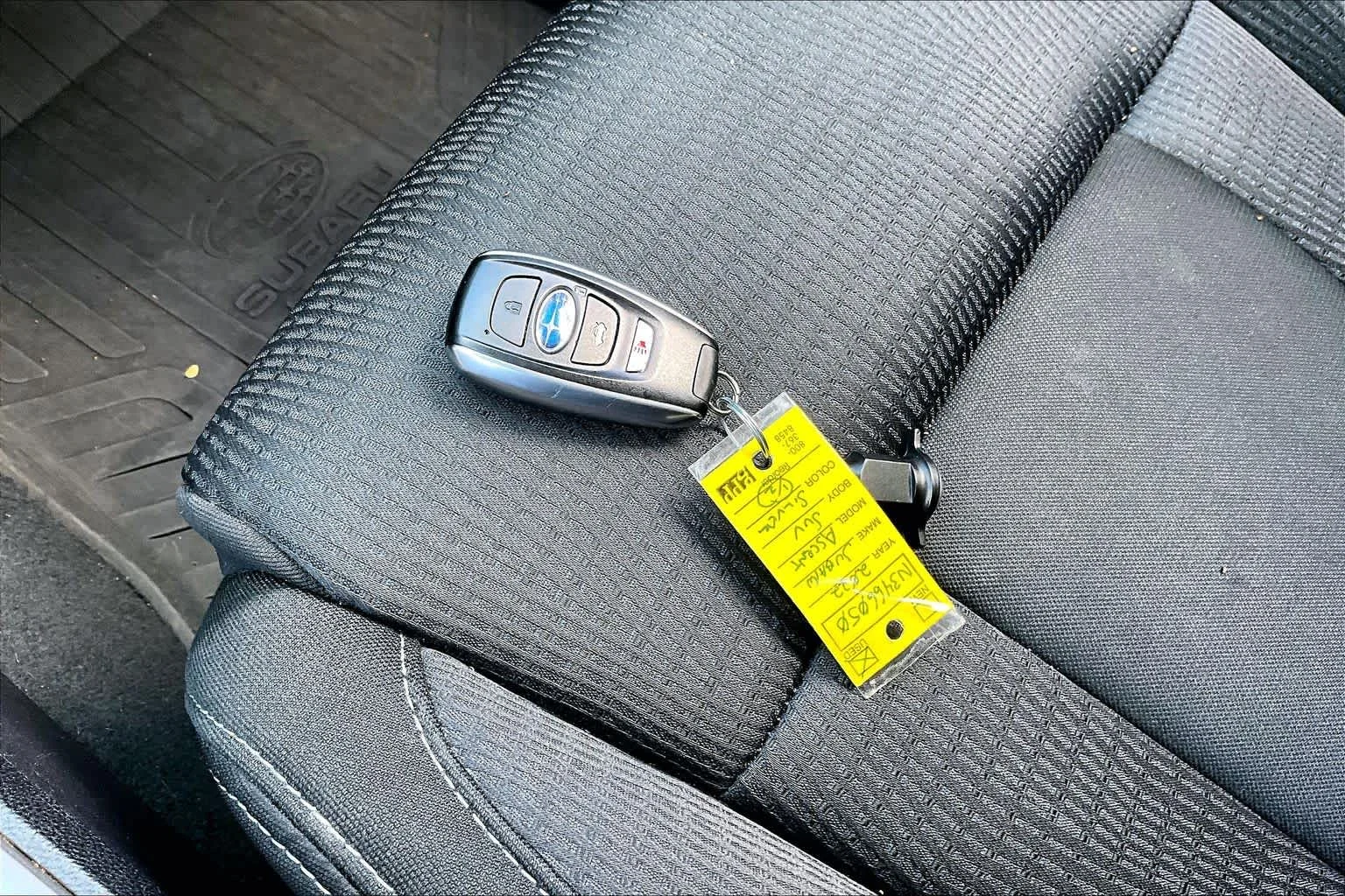 Used 2022 Ice Silver Metallic Subaru Premium image 15