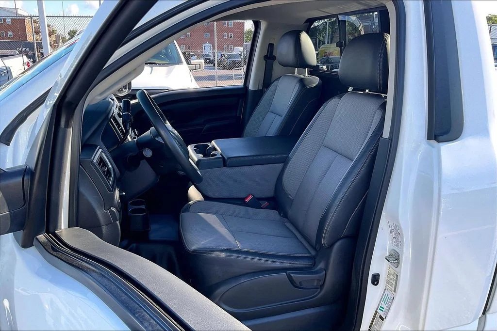Used 2019 White Nissan S image 24