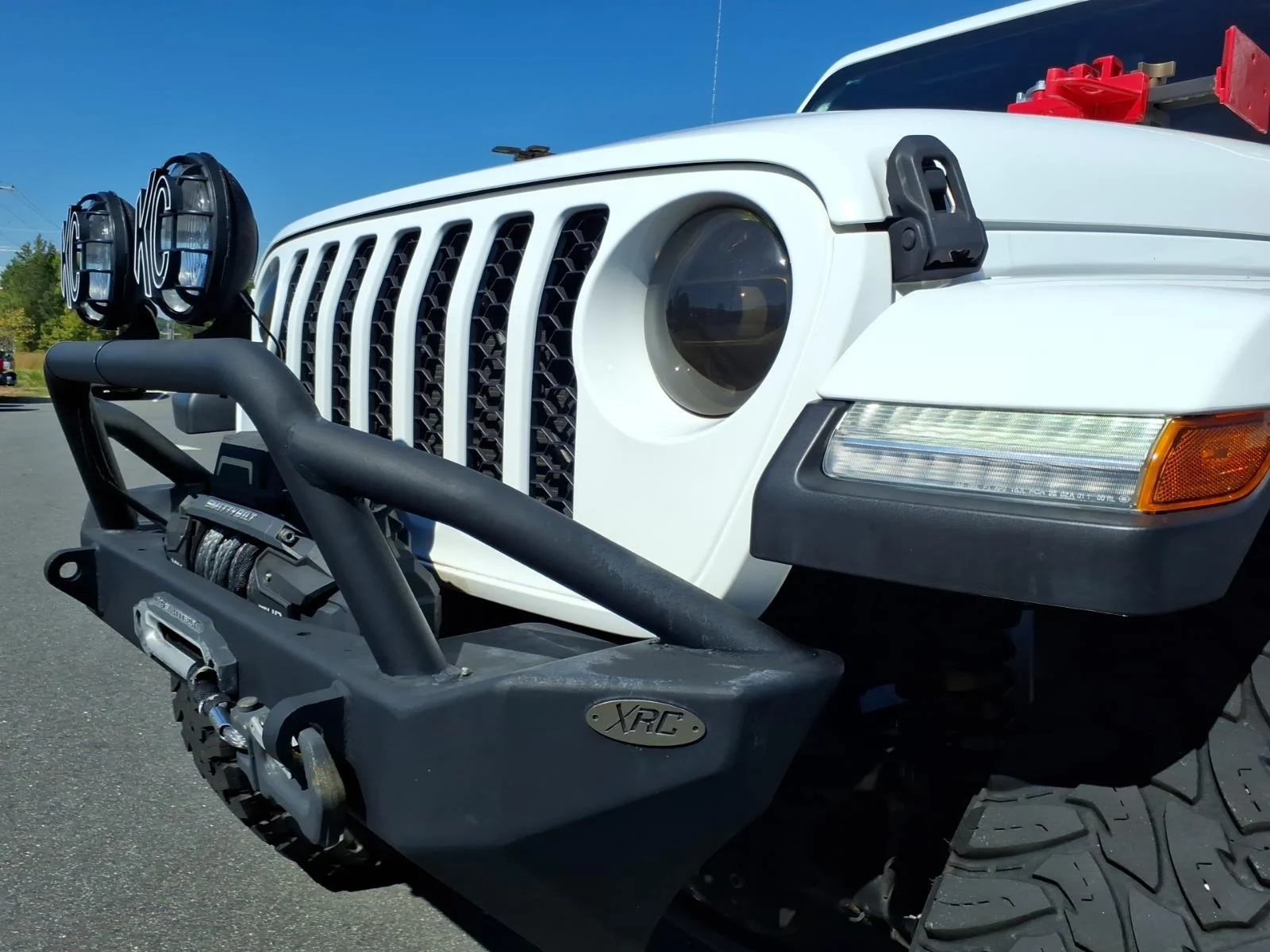 Used 2022 Bright White Clearcoat Jeep Sport S image 16