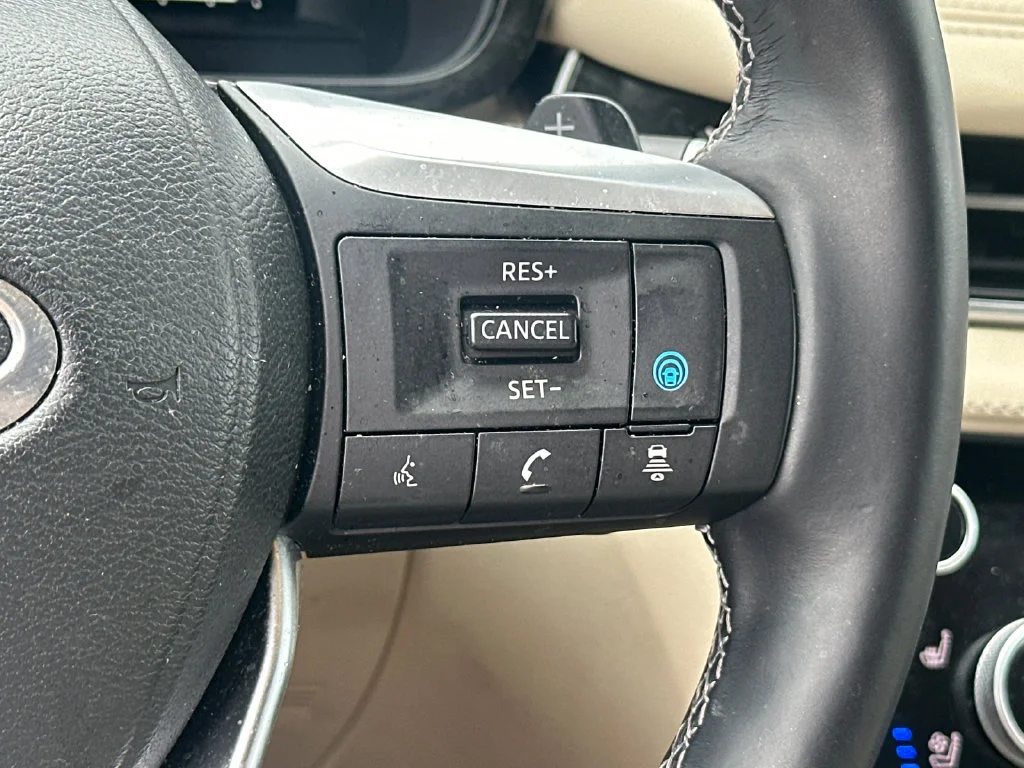Used 2023 Silver INFINITI Sensory image 22