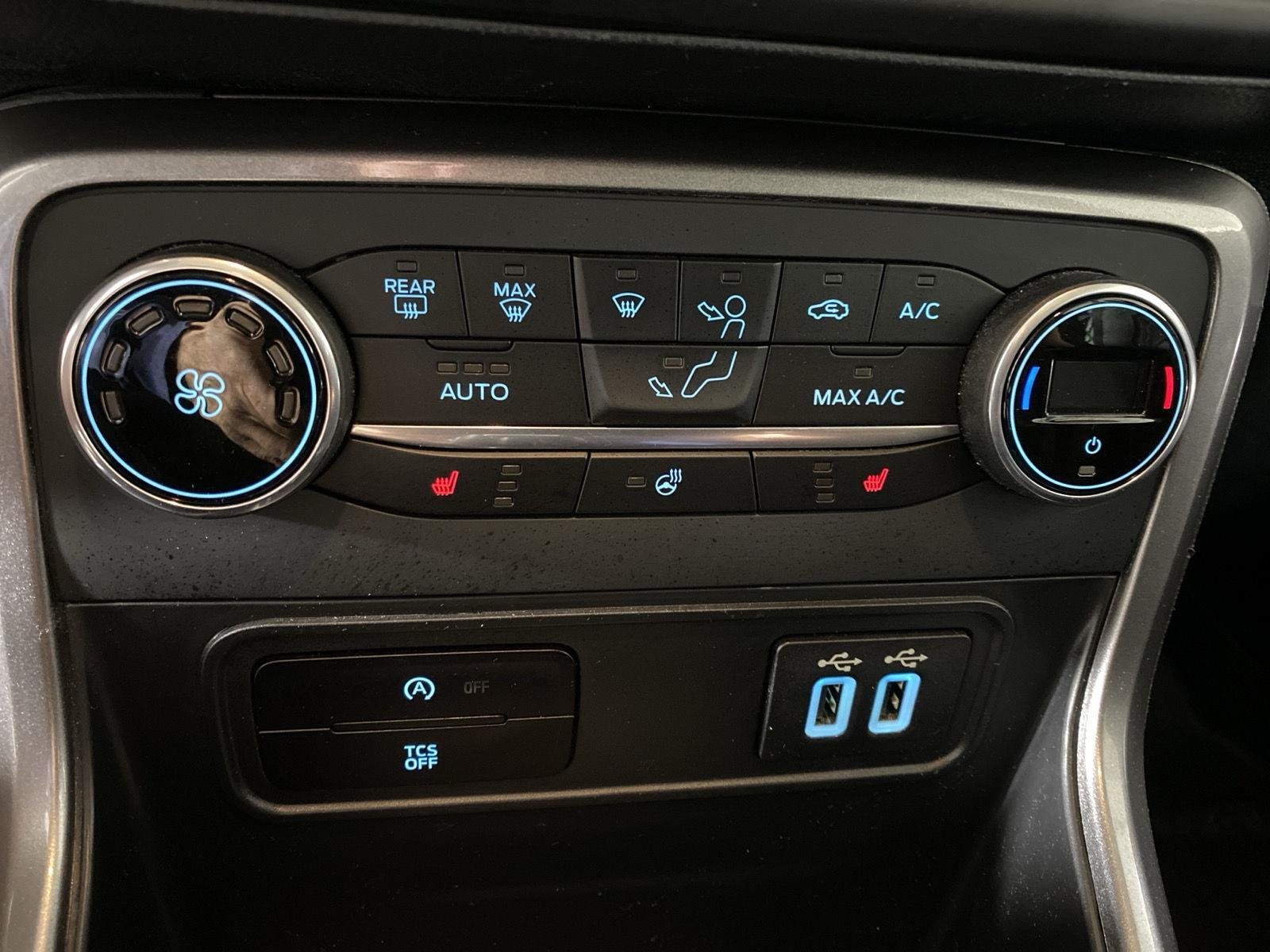 Used 2022 Luxe Yellow Ford SES image 19