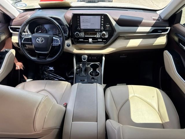 2021 Toyota Highlander XLE - Photo 17