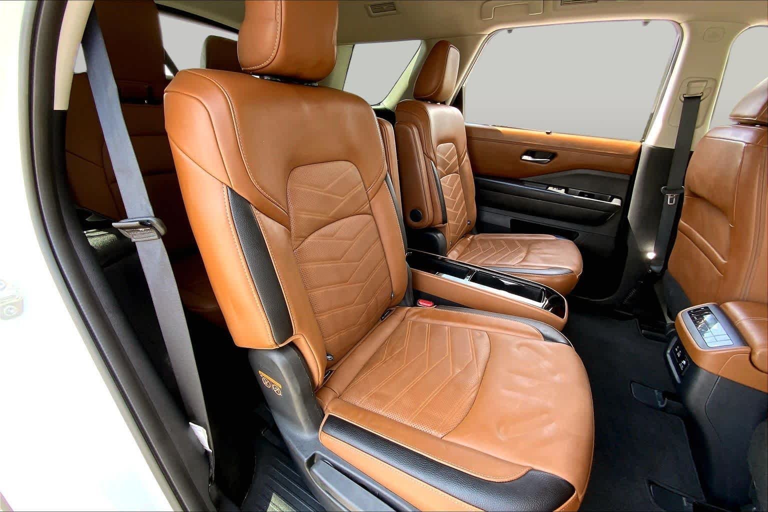 Used 2024 Pearl White Tricoat Nissan Platinum image 19