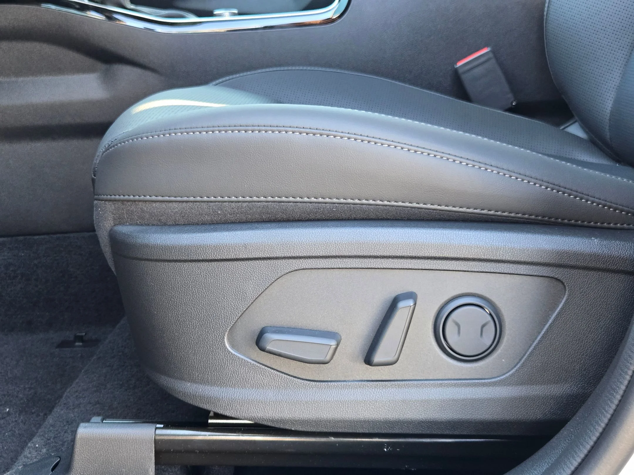 New 2026 Wolf Gray Kia SX image 22