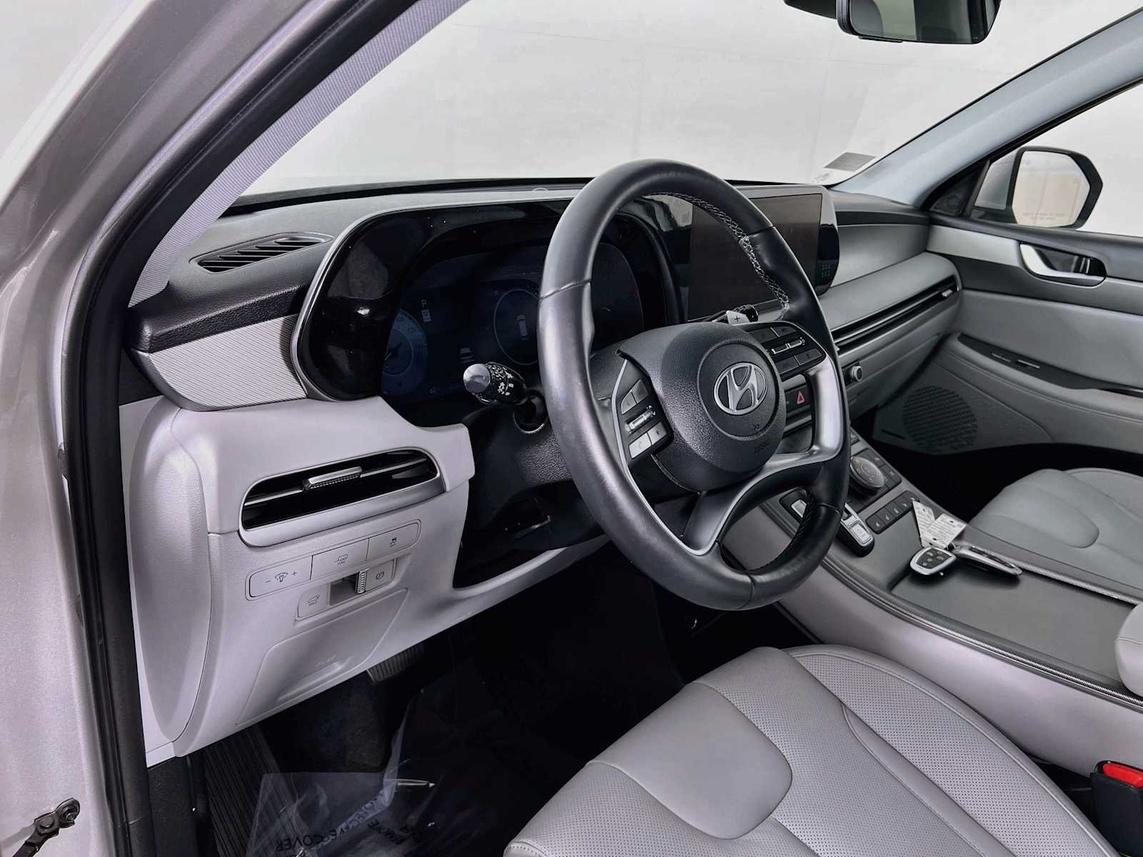 Used 2024 Typhoon Silver Hyundai SEL 7P image 9